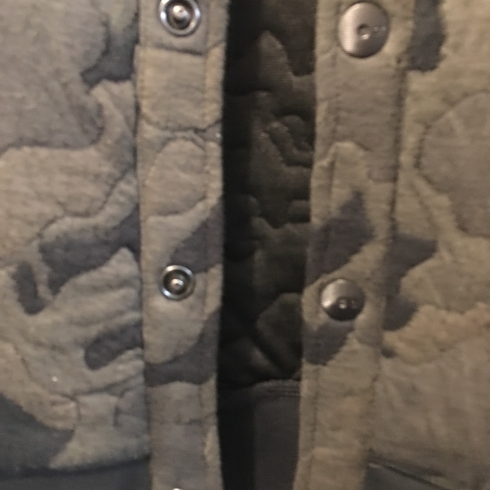 Men’s Jacket - Picture 2 of 7